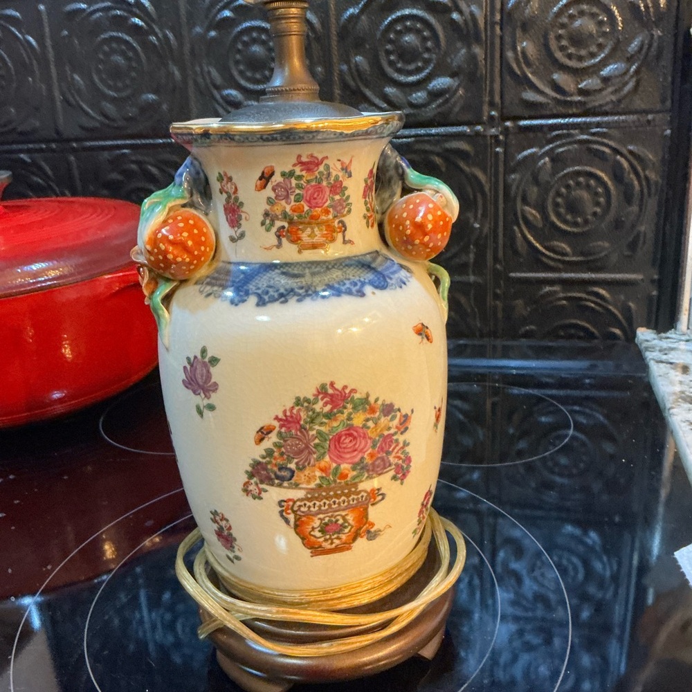 Gorgeous 1890 Chinese Vase, now a lamp